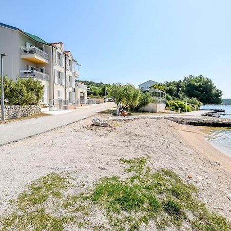 Apartments Silvana Рогозница Екстериор снимка