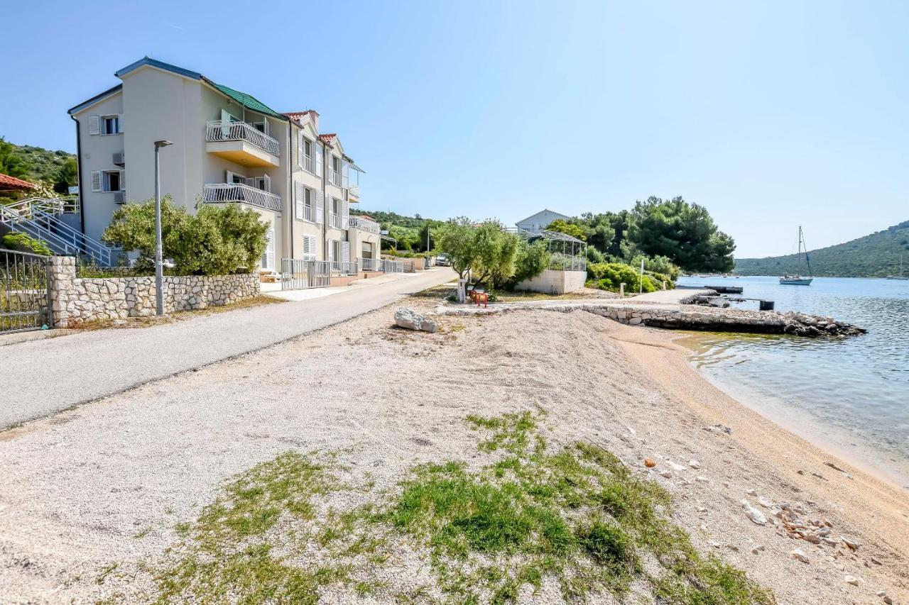 Apartments Silvana Рогозница Екстериор снимка