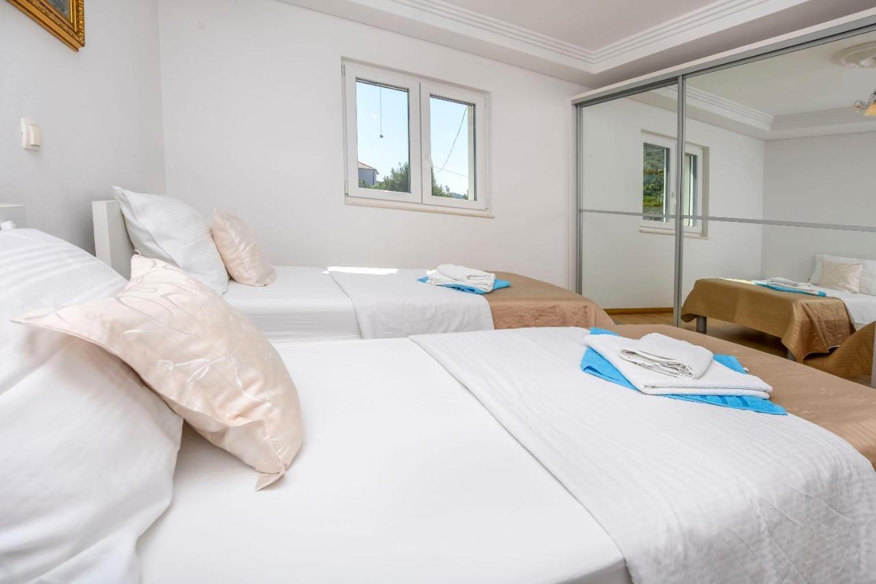 Apartments Silvana Рогозница Екстериор снимка