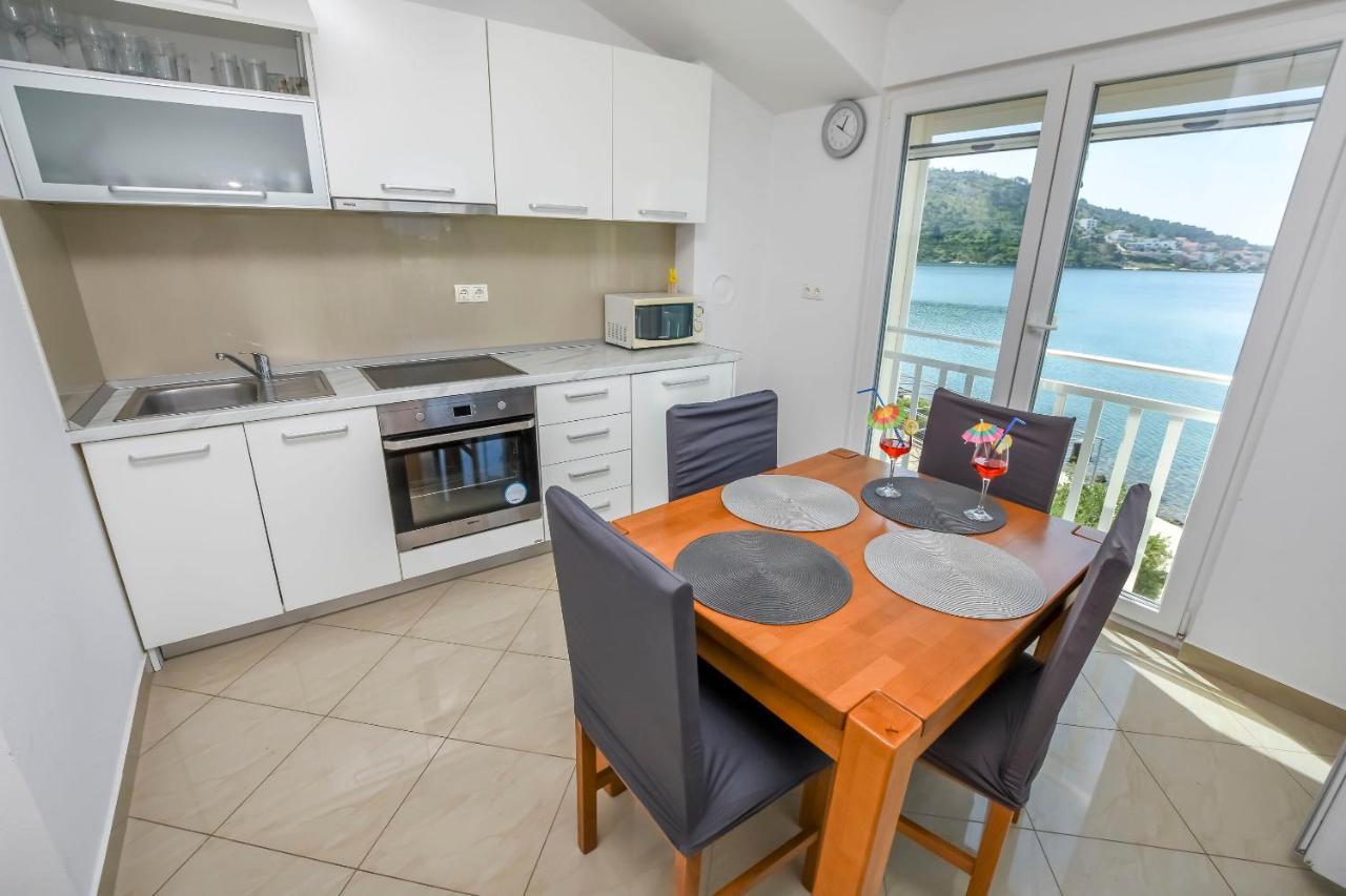 Apartments Silvana Рогозница Екстериор снимка