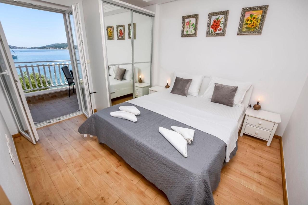 Apartments Silvana Рогозница Екстериор снимка