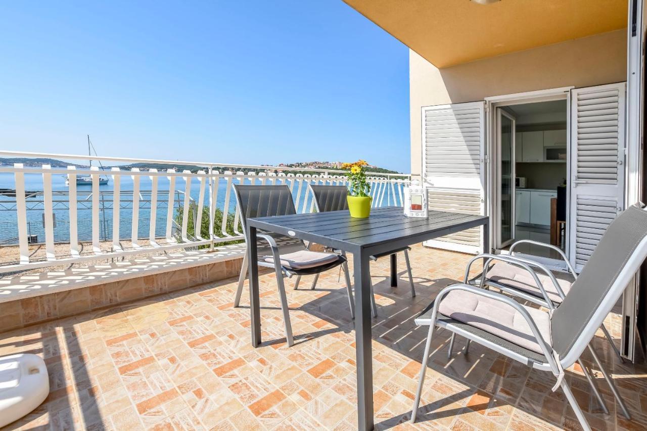 Apartments Silvana Рогозница Екстериор снимка