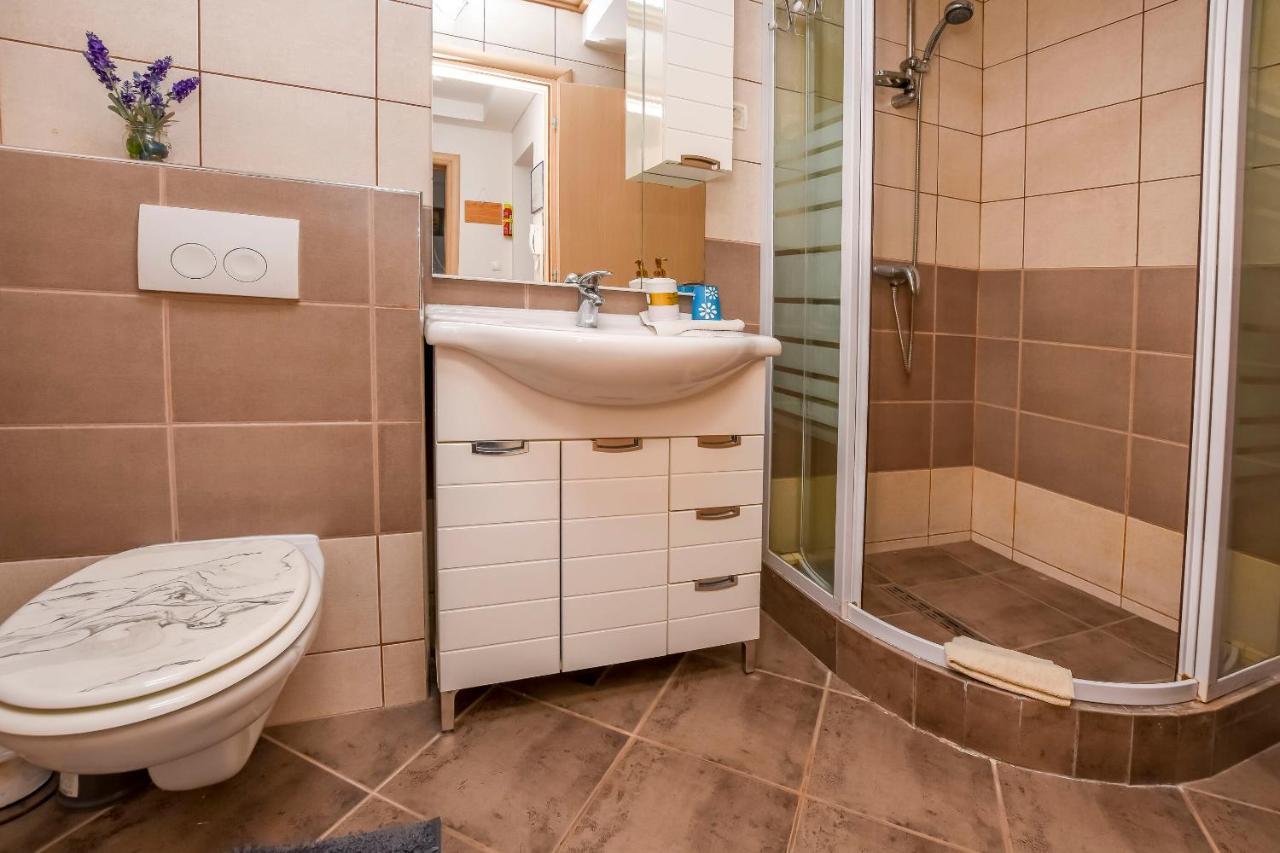 Apartments Silvana Рогозница Екстериор снимка