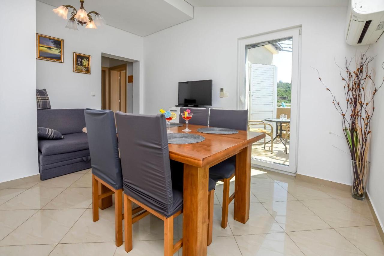 Apartments Silvana Рогозница Екстериор снимка