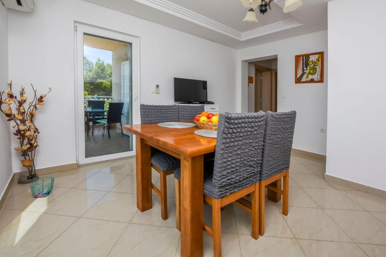 Apartments Silvana Рогозница Екстериор снимка