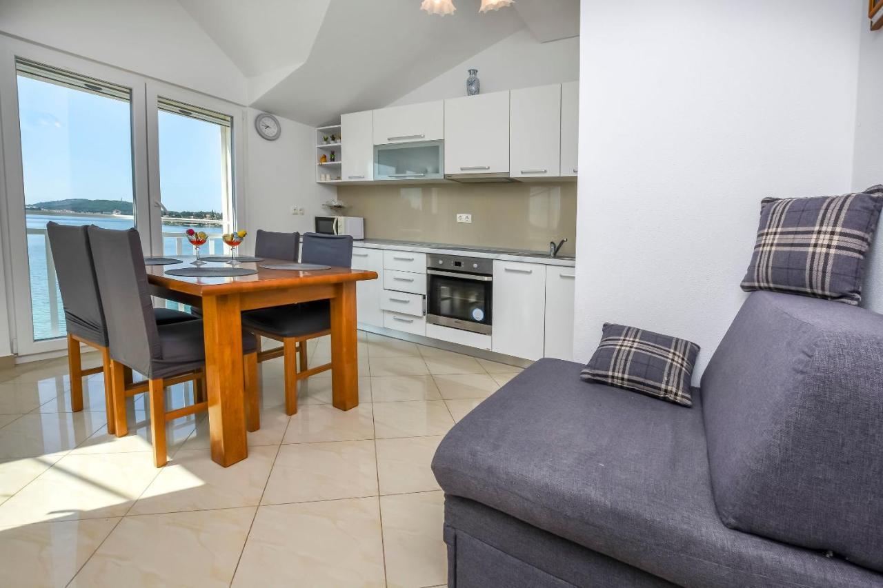 Apartments Silvana Рогозница Екстериор снимка