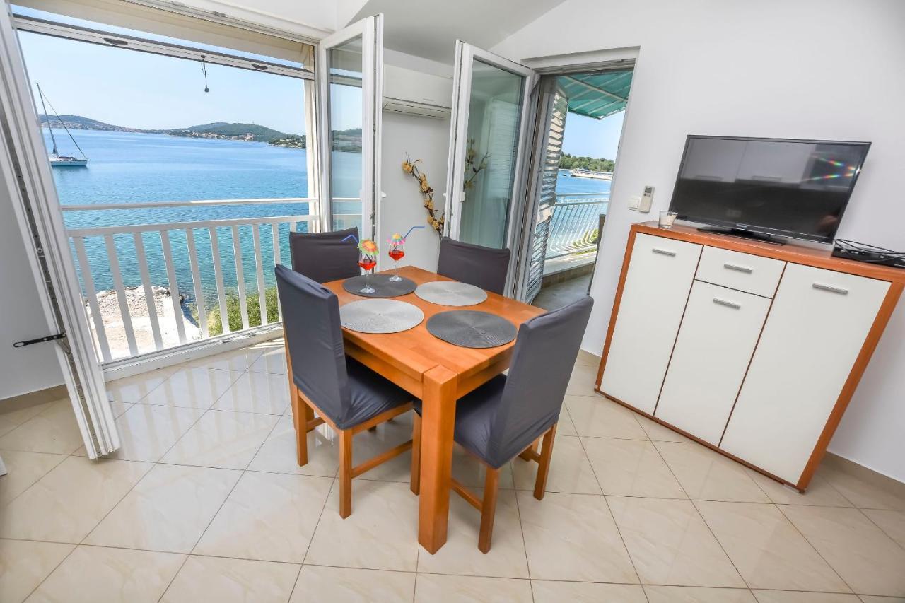 Apartments Silvana Рогозница Екстериор снимка