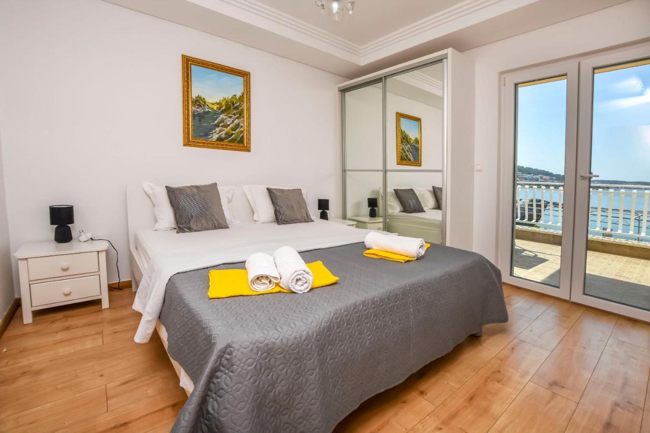 Apartments Silvana Рогозница Екстериор снимка