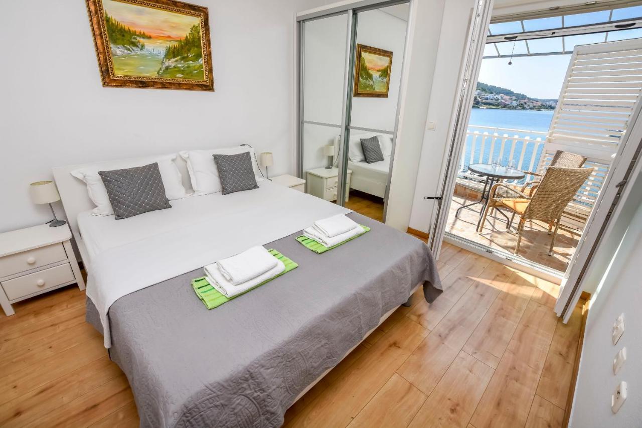 Apartments Silvana Рогозница Екстериор снимка